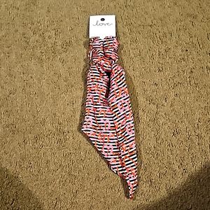 Love pony tail holder